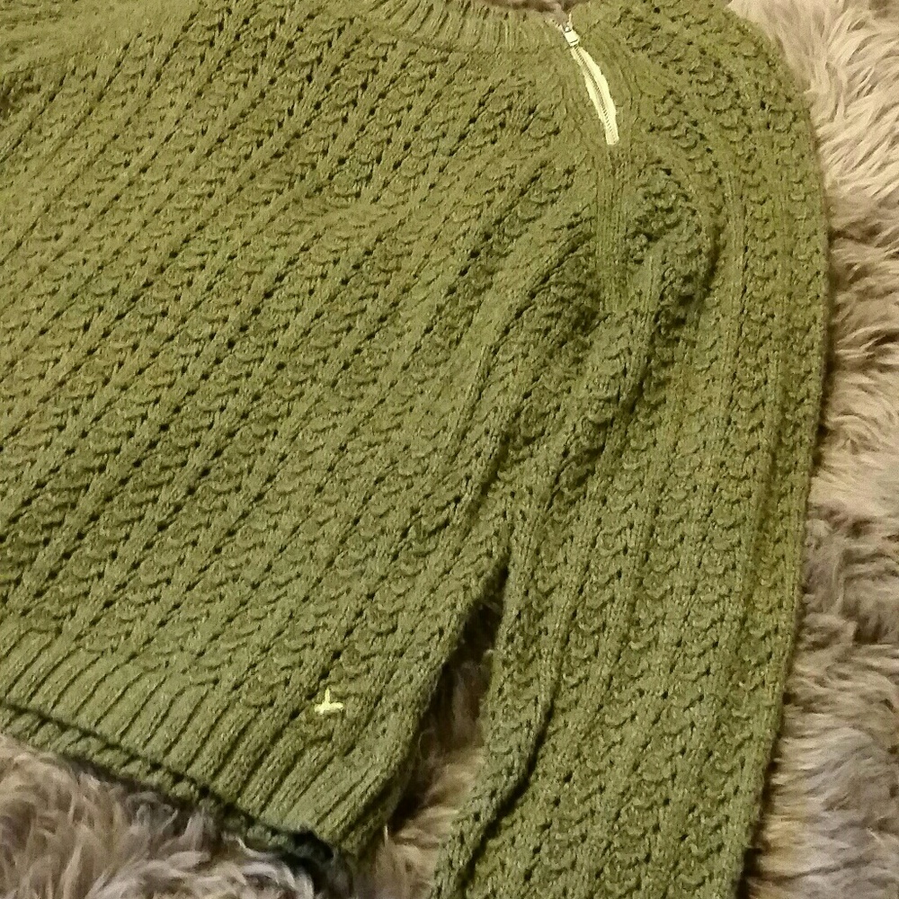 American Eagle sweater